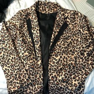 Cheetah print blazer / light over coat